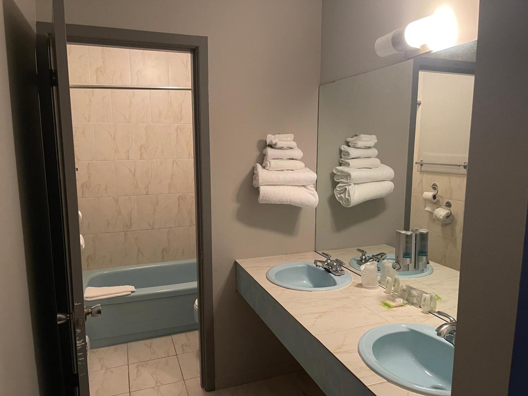 Auberge L'Étape Mont-Laurier Zimmer foto