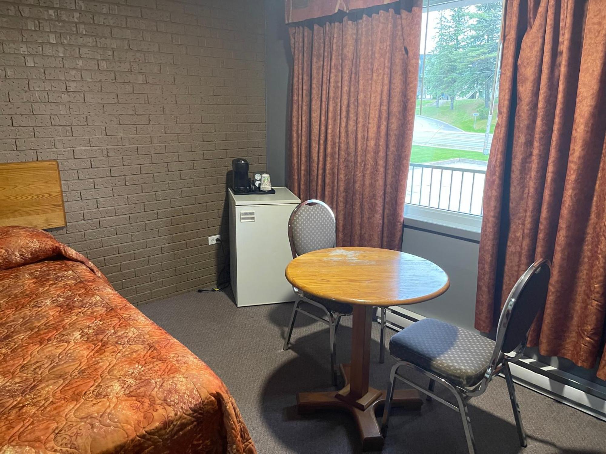 Auberge L'Étape Mont-Laurier Zimmer foto